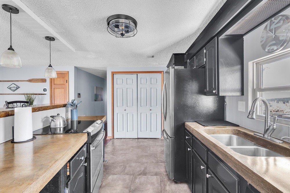 Spacious Hidden Paradise At Lake Norman 4 Bedroom Home