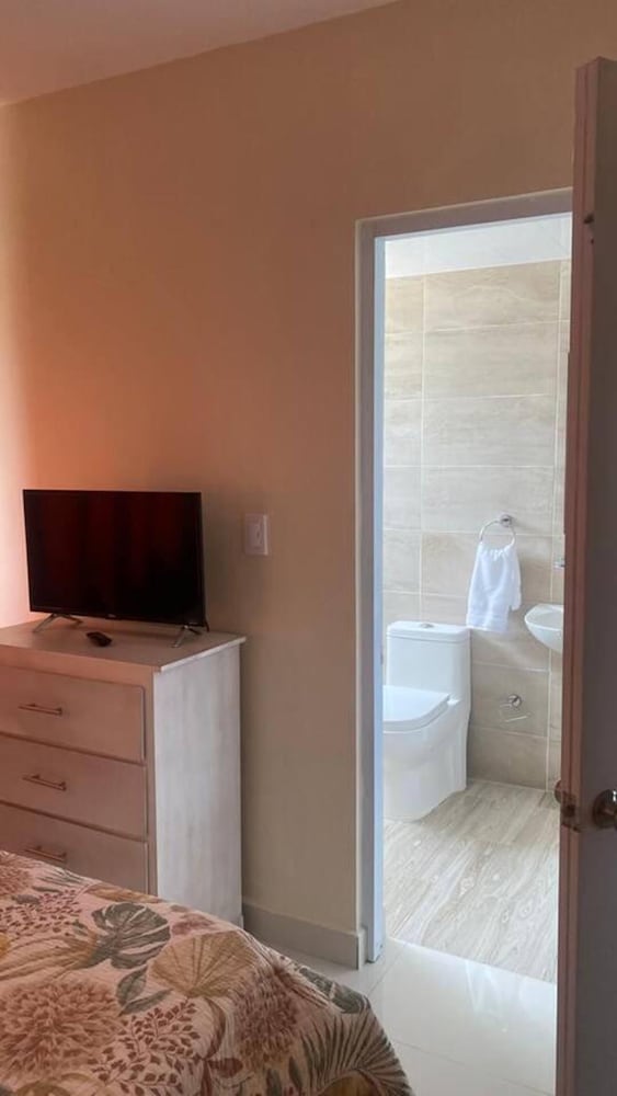 Remarkable 3-bed Apartment in Santo Domingo view 5