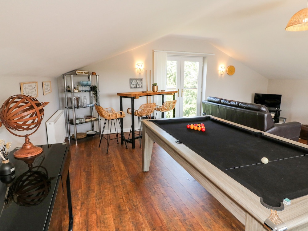 Hazelwood Lodge