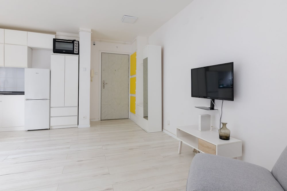 Rondo ONZ Sunny Apartment view 3