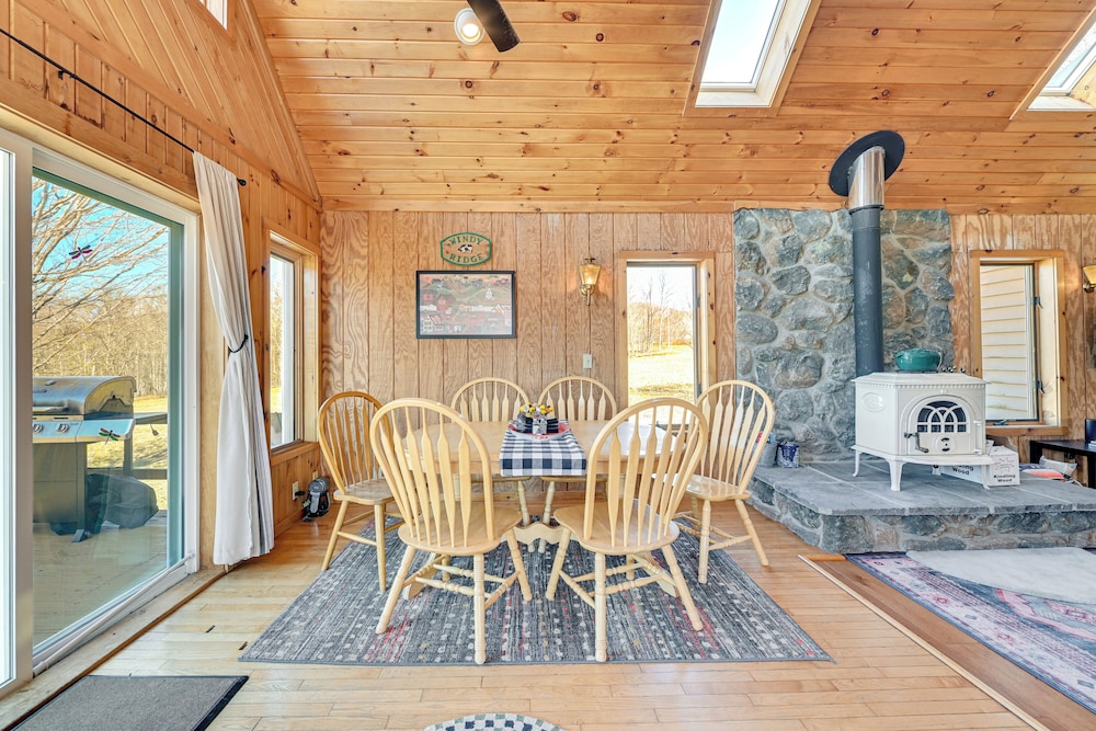 3 Mi to Catskill Scenic Trail: Stamford Cottage