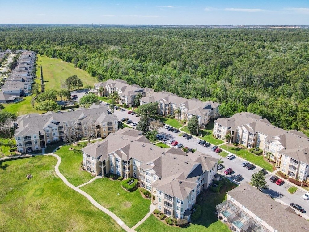 Spacious 3br Condo Near Disney W/ Resort Amenities 3 Bedroom Condo