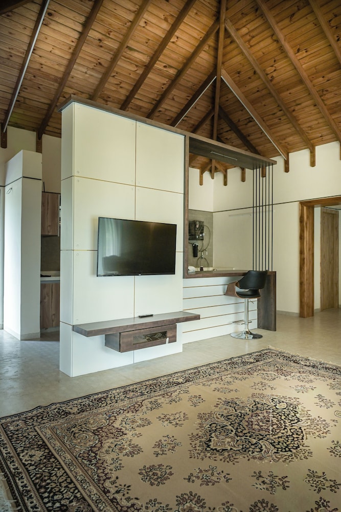 StayGuru Luxury Villa