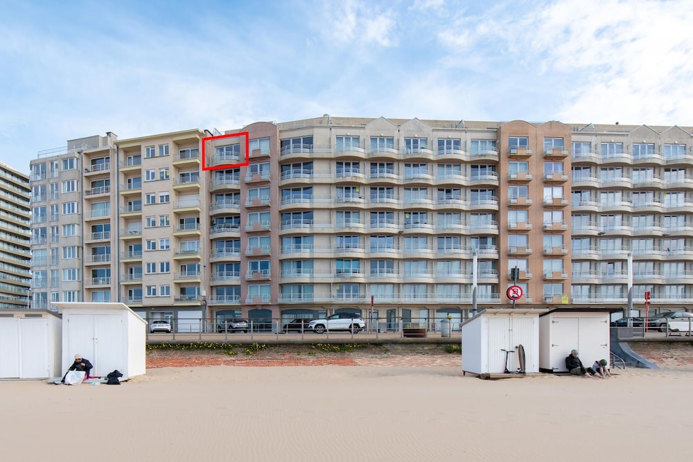 Apartment in Mariakerke With Stunning Sea Views