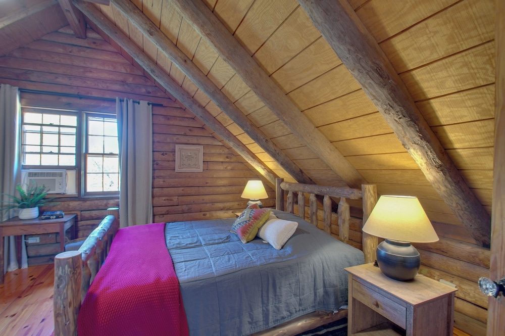 Cozy Log Cabin Getaway w/ Fire Pit + 3 Acres! view 4