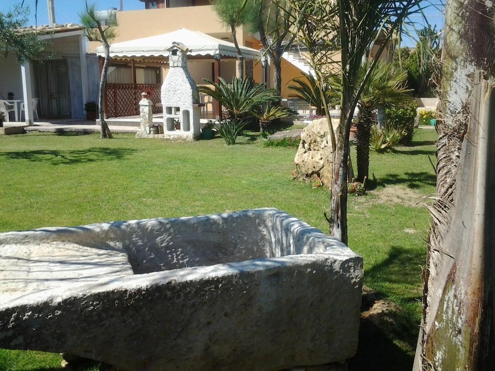 Kamarina Land