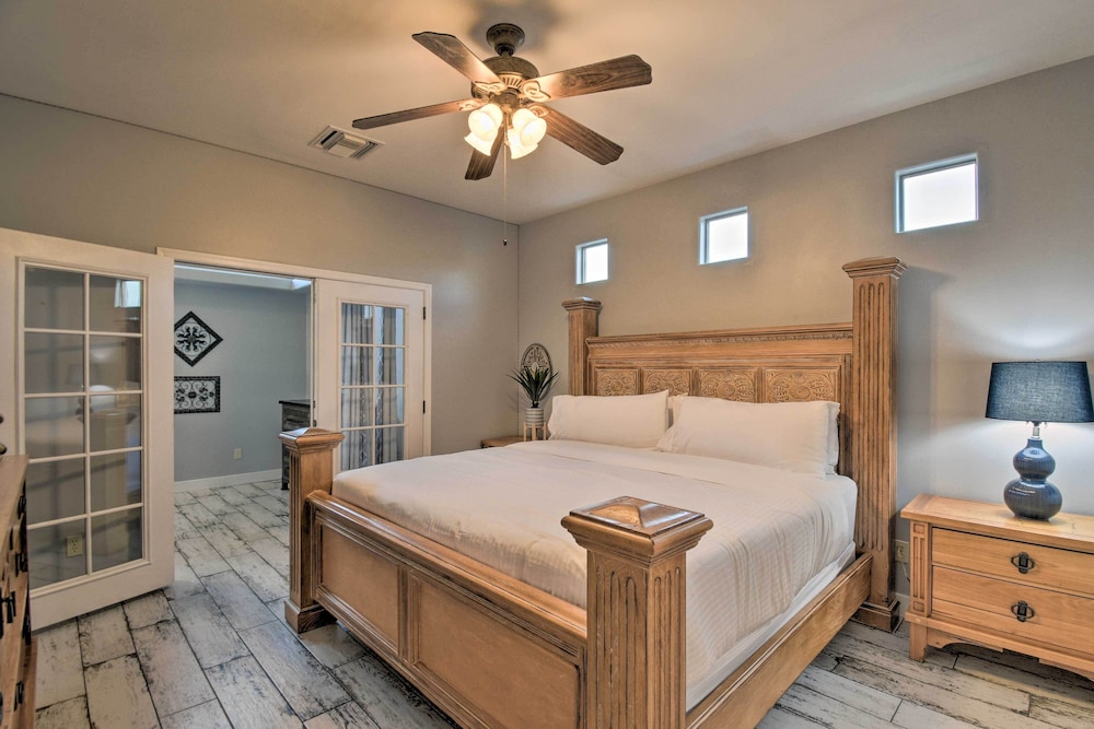 Luxe Phoenix Home: Desert Butte View & Heated Pool view 5