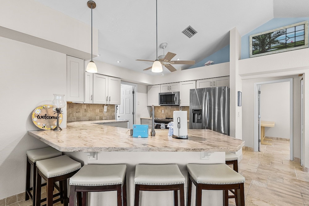 5550 Palmetto Paradise: 3br W/ Gulf Views, Heated Pool 3 Bedroom Home