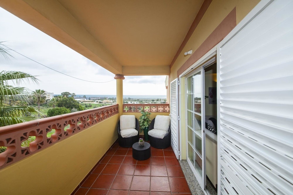 B47 - Walkway Beach View Apartment view 4