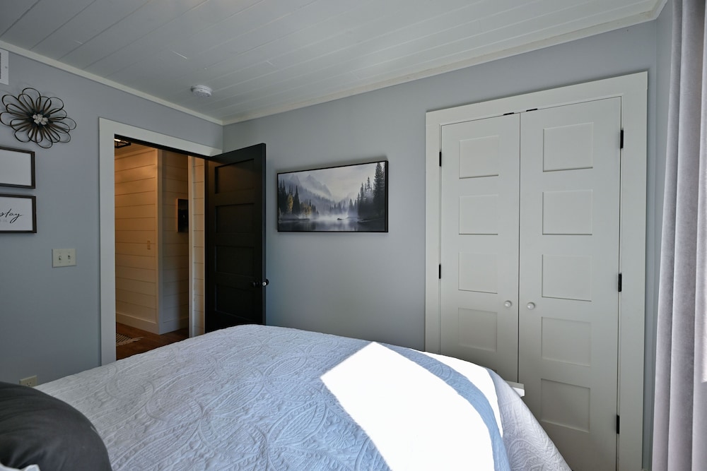 The Namakagon Lakehouse 4 Bedroom Home