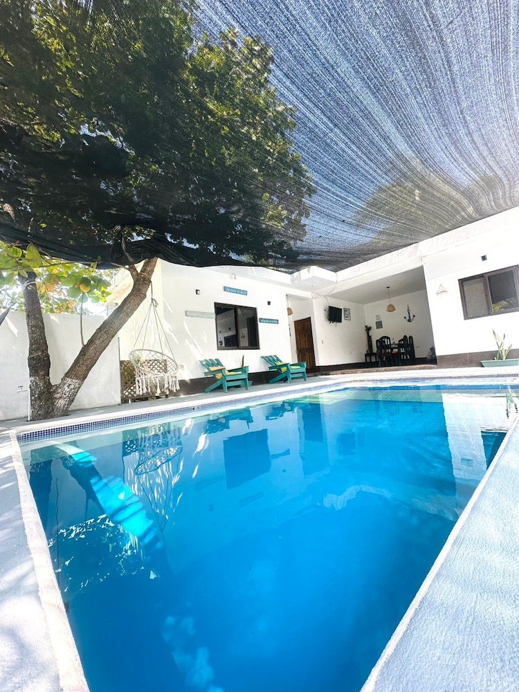 Residencia privada y con hermosa piscina