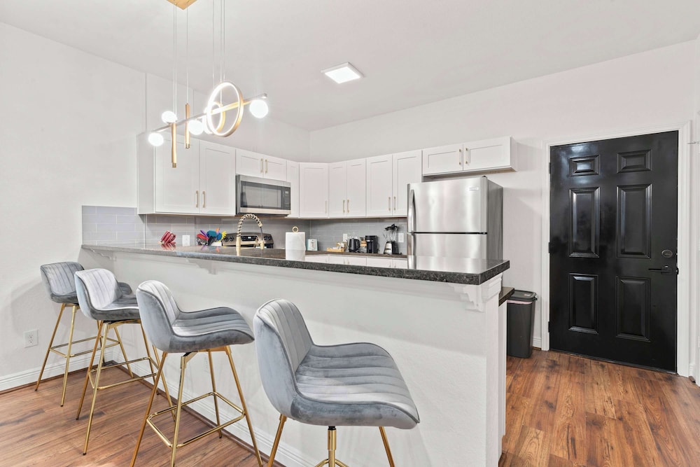 NRG Medcenter 2BD 2 5BA w Fencedyard Washerdryer
