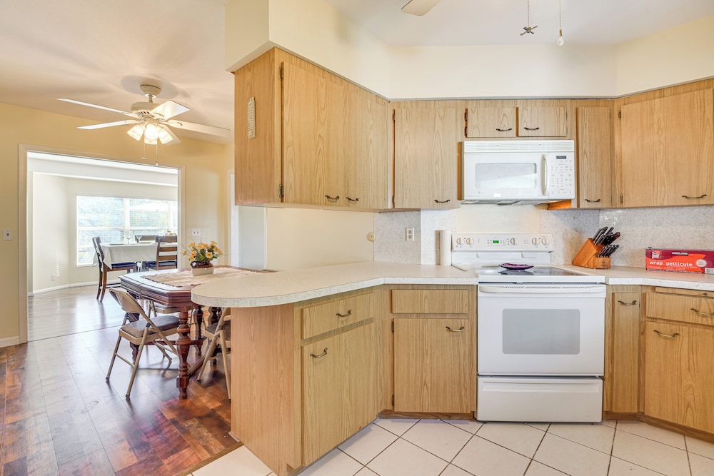 6 Mi to Anna Maria Island: Modern Bradenton Home
