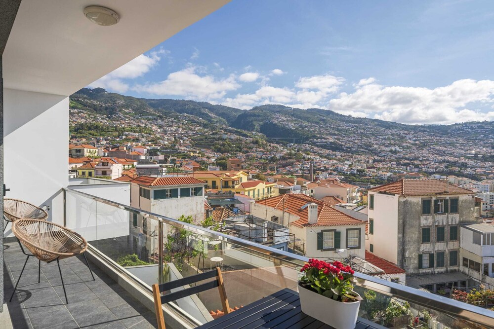 Duplex With sea and Mountain Views, Casa do Castelo view 4