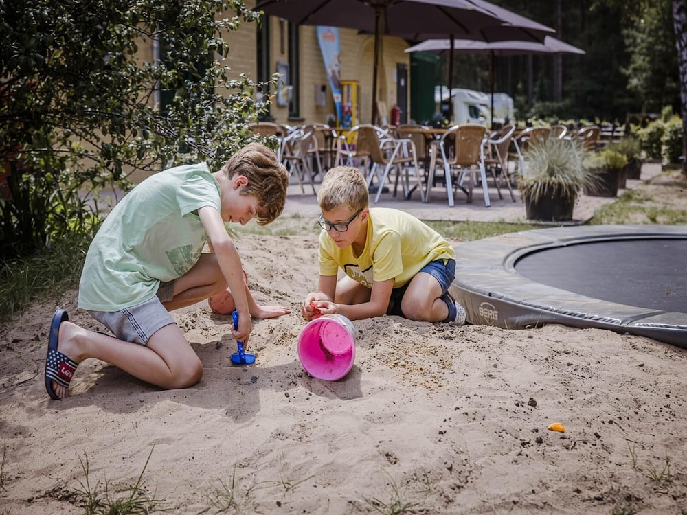 Chalet With Garden in Antwerp Kempen