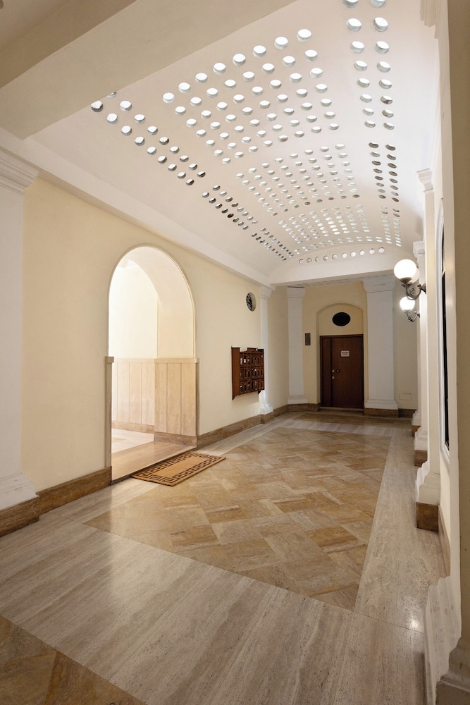 Colosseo House
