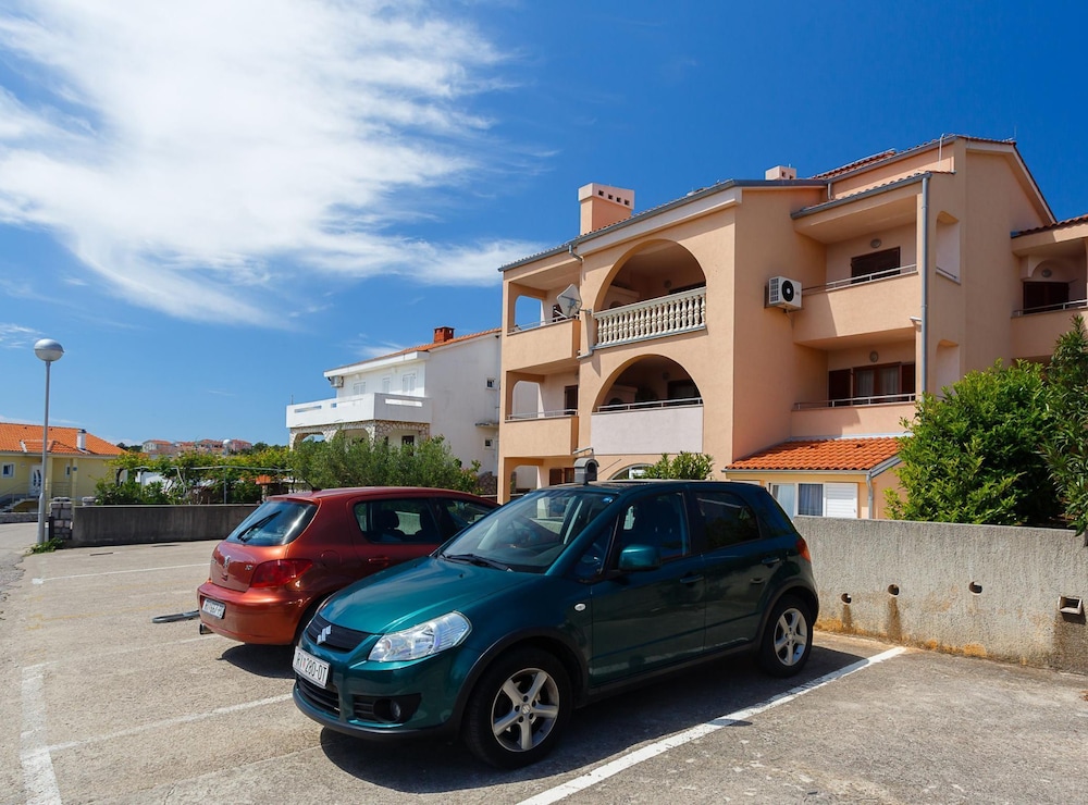 Comfortable and Sunny Krk Apartment