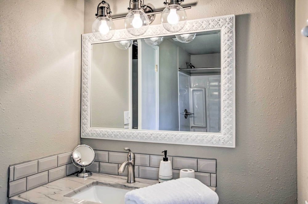 Kingston Sleeper: Unique Stay Near Silver Mountain