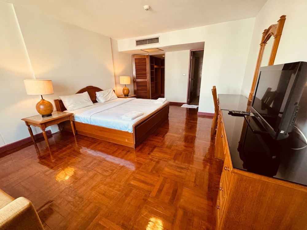 Omni Tower Sukhumvit Nana - Direct