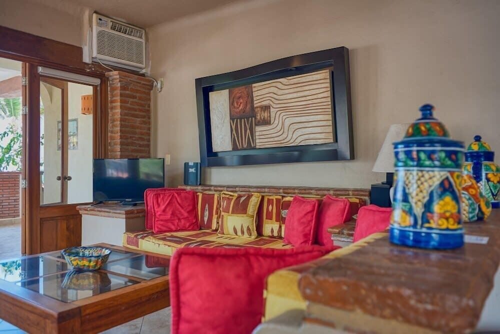 Ocean View 2Br Condo-balcony-beach-pool - 204