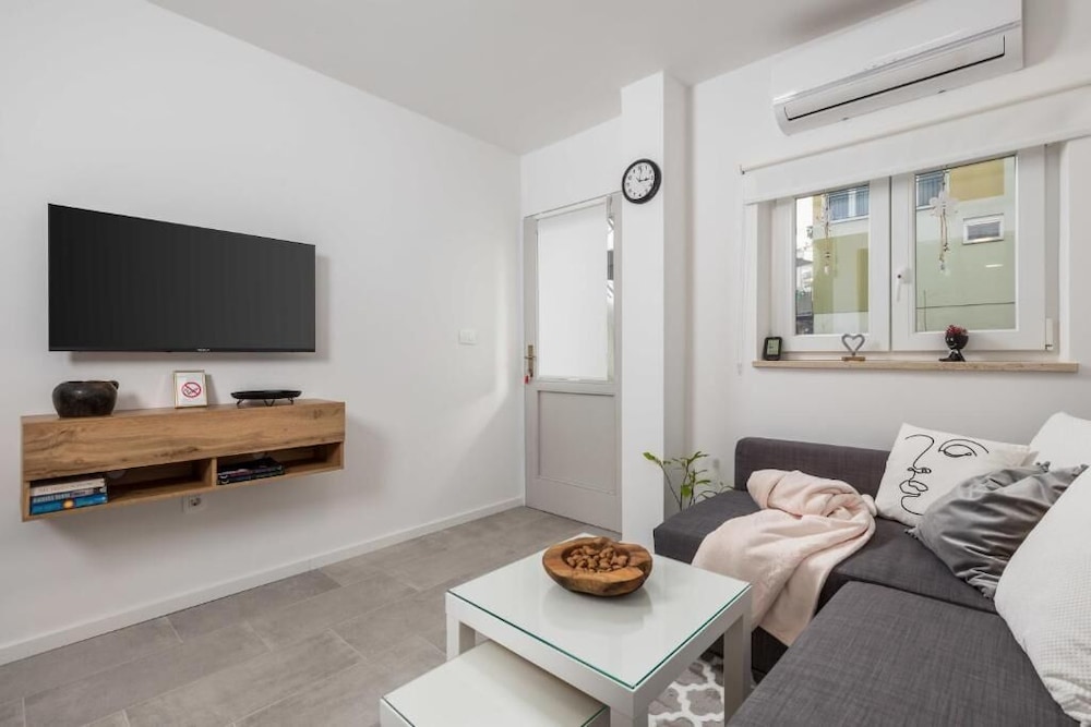Apartments Bako