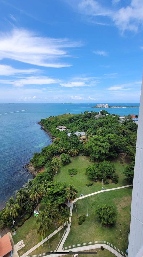 Oceanfront Paradise Marina Views Balcony