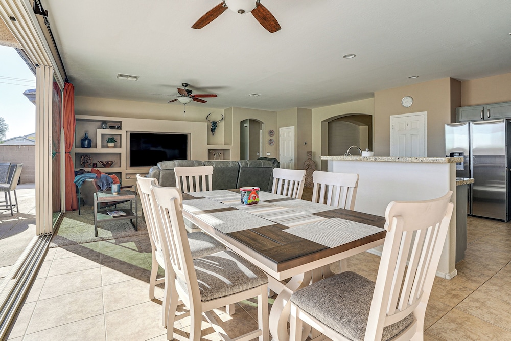 5 Mi to Surprise Stadium: Chic Arizona Home