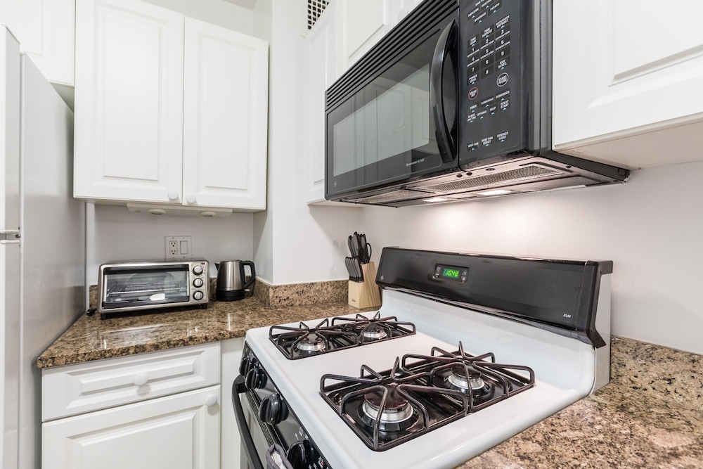 2 Bed Apt Ideally Located in UES of Manhattan