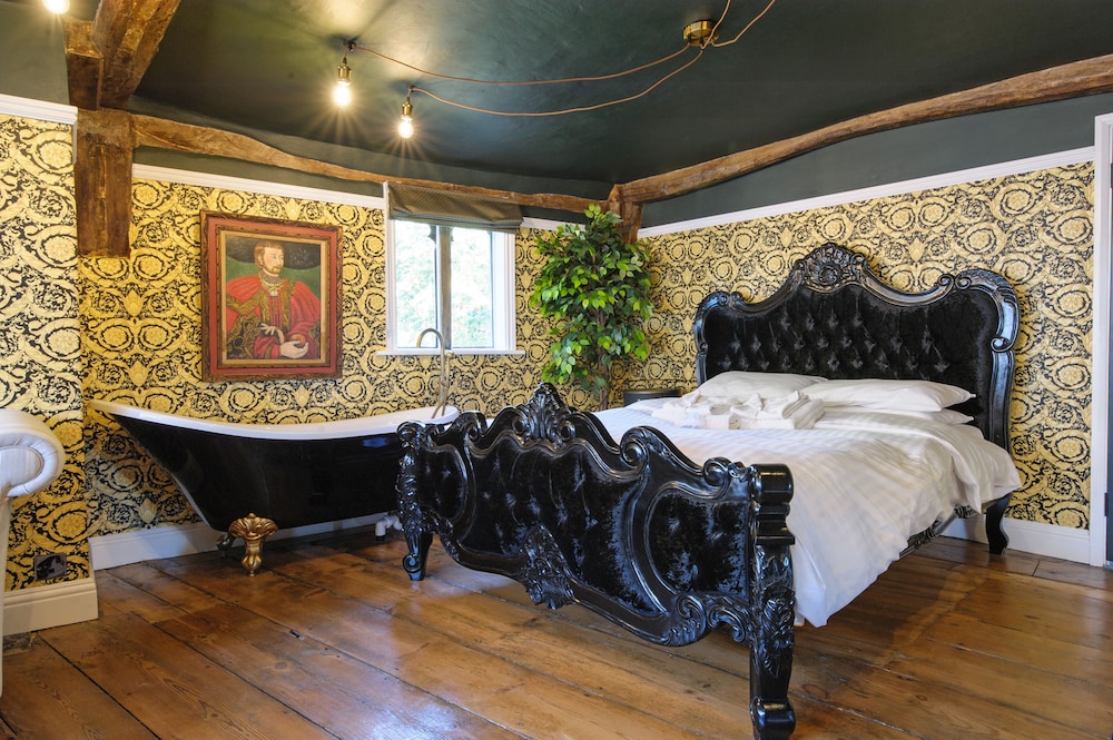 Luxury 8 Bed Manor House Hot Tub Cinema Room Skytv