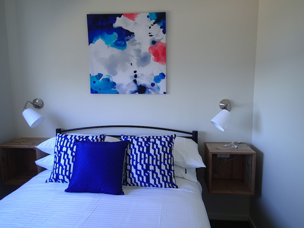 Dungowan Waterfront Apartments