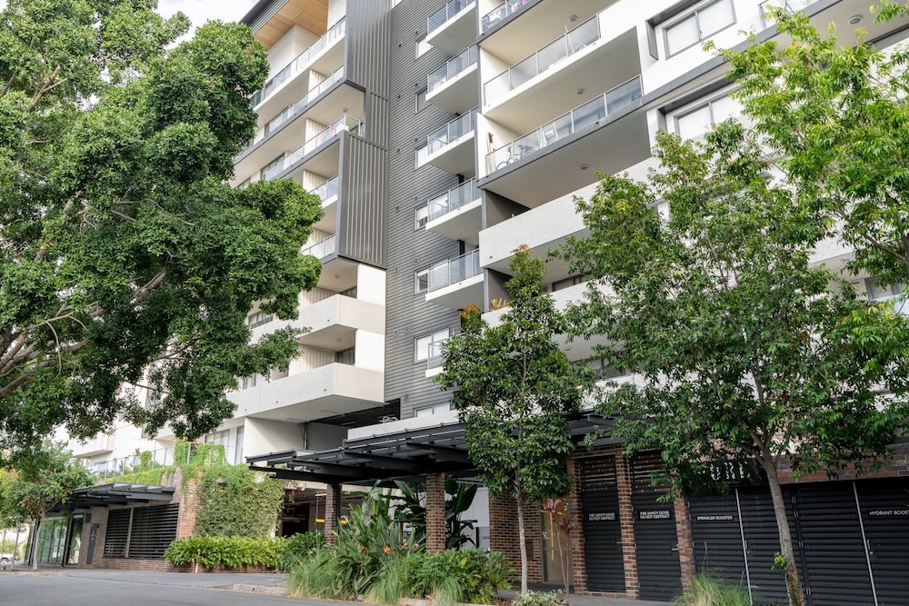 Best Location 2-bed With Gym, Pool 7-min From CBD