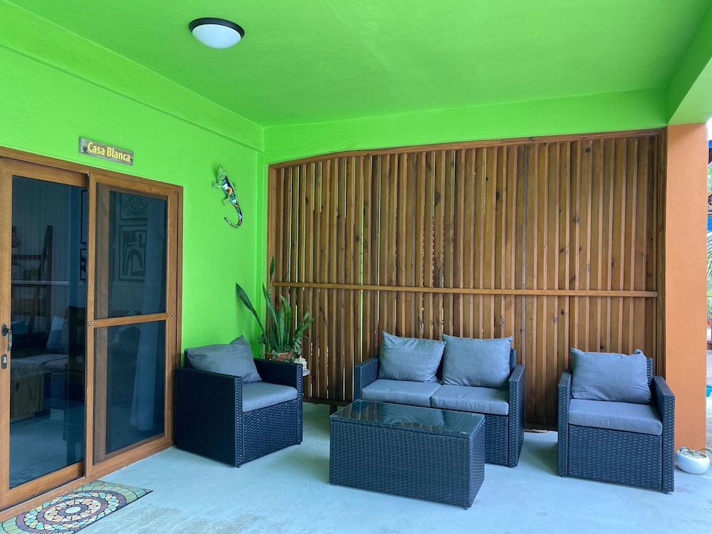 Coconut Row Boutique Hotel