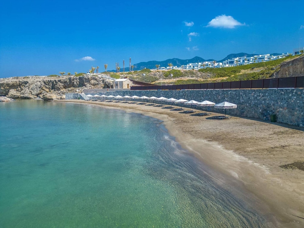 A20 Sun Valley Cove Garden Duplex Apartment