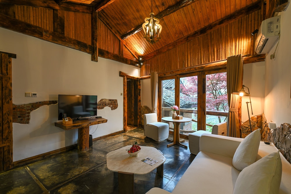 No.5 Valley Lodge