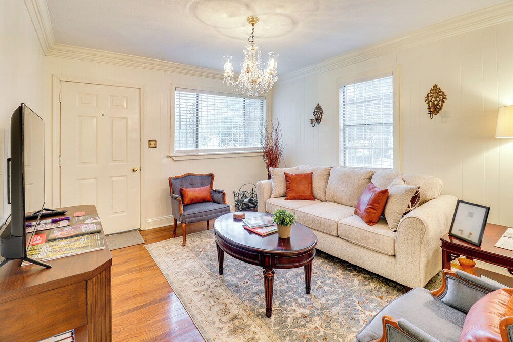 3 Mi to Mississippi Stadium: Cozy Jackson Getaway!