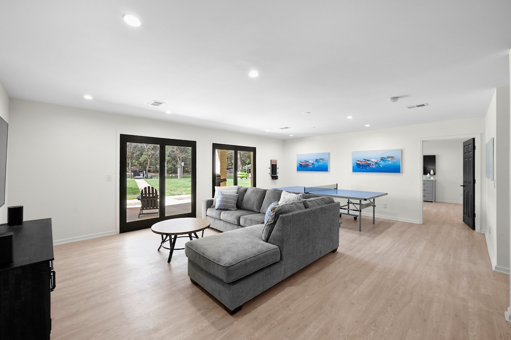 Knotty Pines by Avantstay Lake Views Renovated