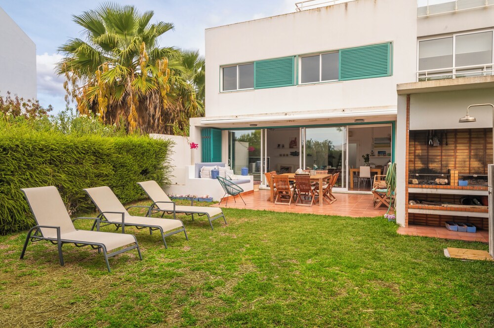 Sunny 5BR Villa at Prainha Club