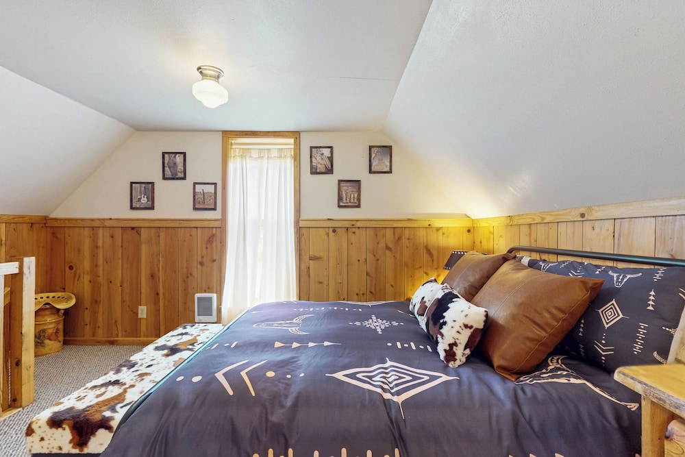 1 BR Bunk House on Long Hollow Ranch, Dog Friendly