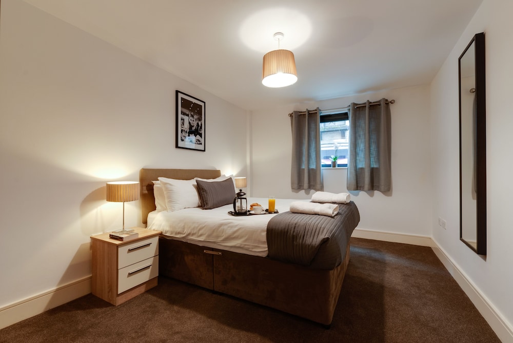 Base Serviced Apartments - Cumberland Apartments view 4