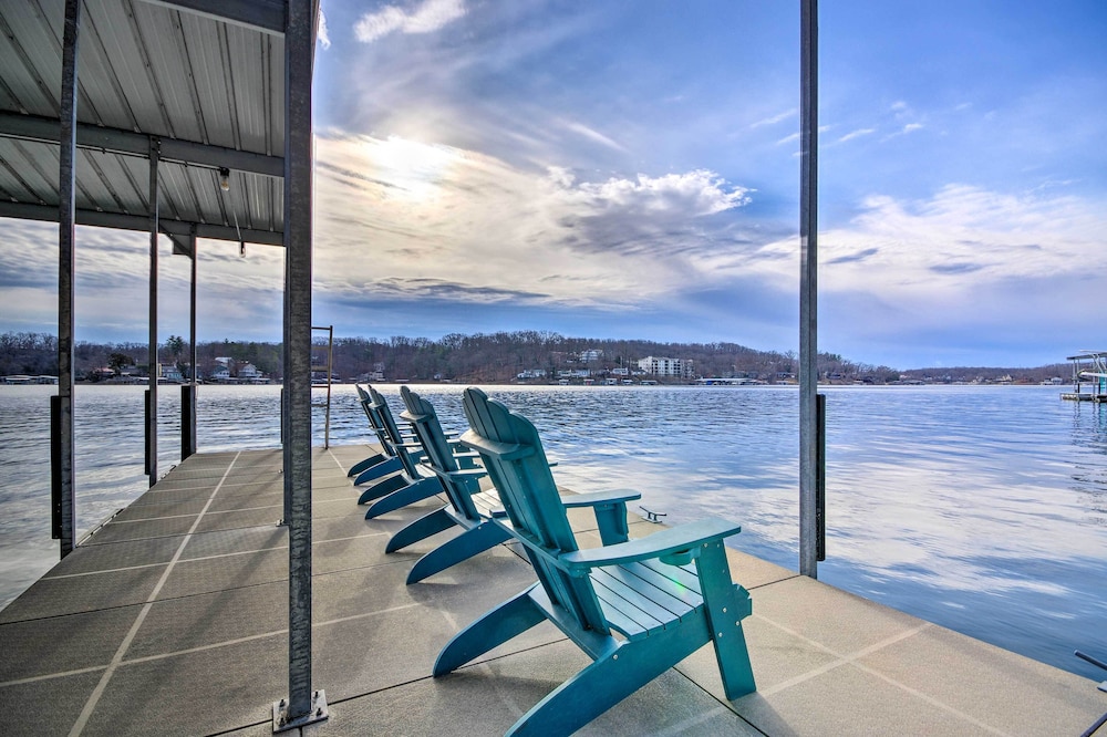 Lake of the Ozarks Vacation Rental: Boat Dock/slip
