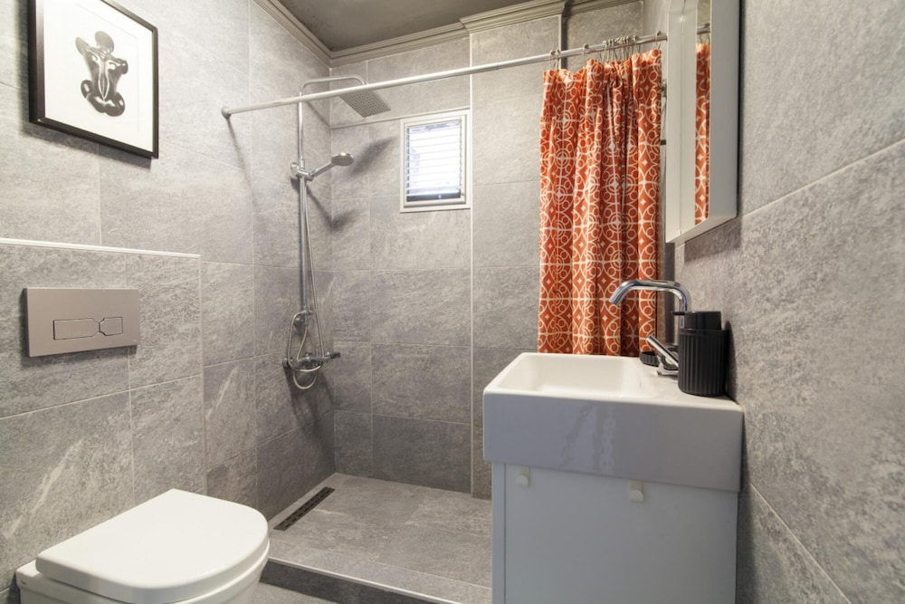 Central Flat 650 m to Metro and Cevahir in Sisli