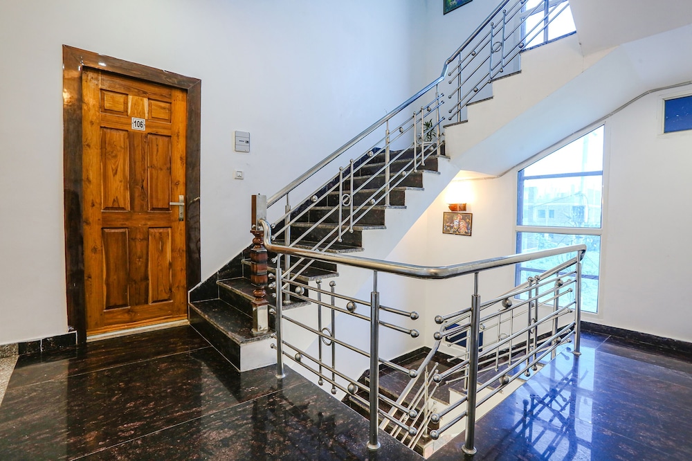 Fabhotel Sangita Dham