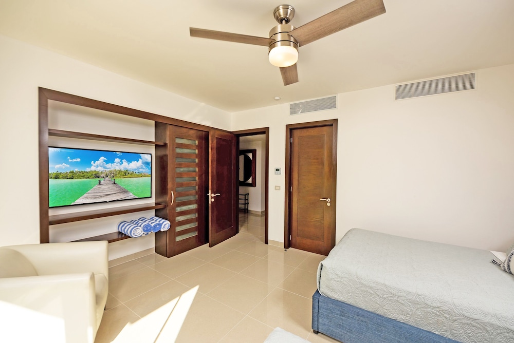 MareAzul 705N view 2