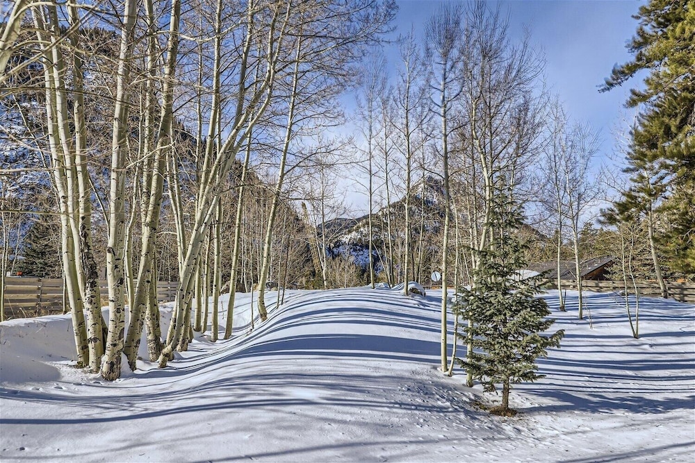 River Glen 102c 2 Bedroom Condo by Redawning view 4