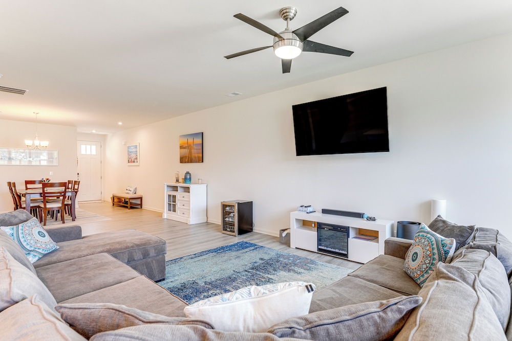 < 4 Mi to Bethany Beach Boardwalk: Family Townhome