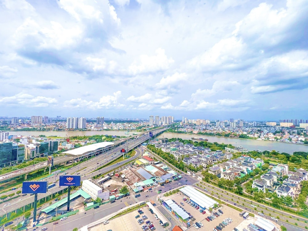 Landmark Apartment in Vinhomes Central Park