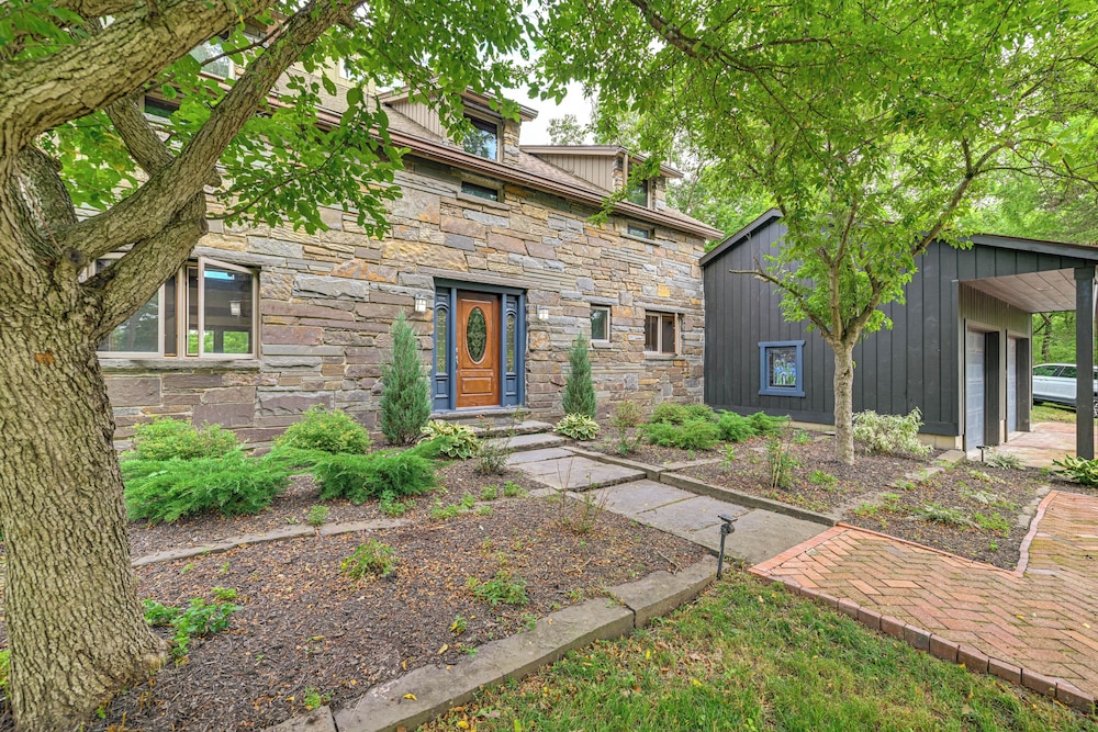 Riverfront Hudson Valley Gem w/ Beach Access!