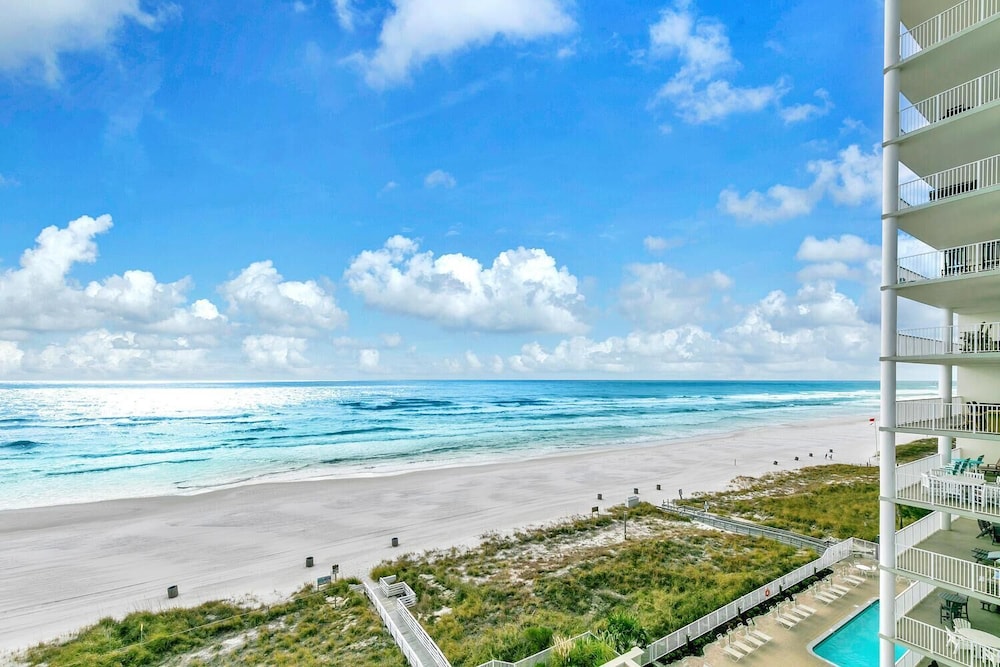 Twin Palms 702