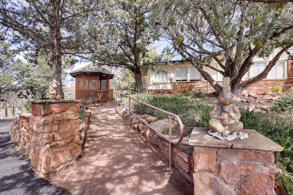Meditation Garden & Patio: Serene Sedona Gem view 5
