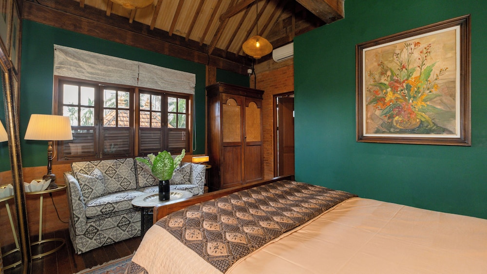Rumah Melati Estate by Villa Finder